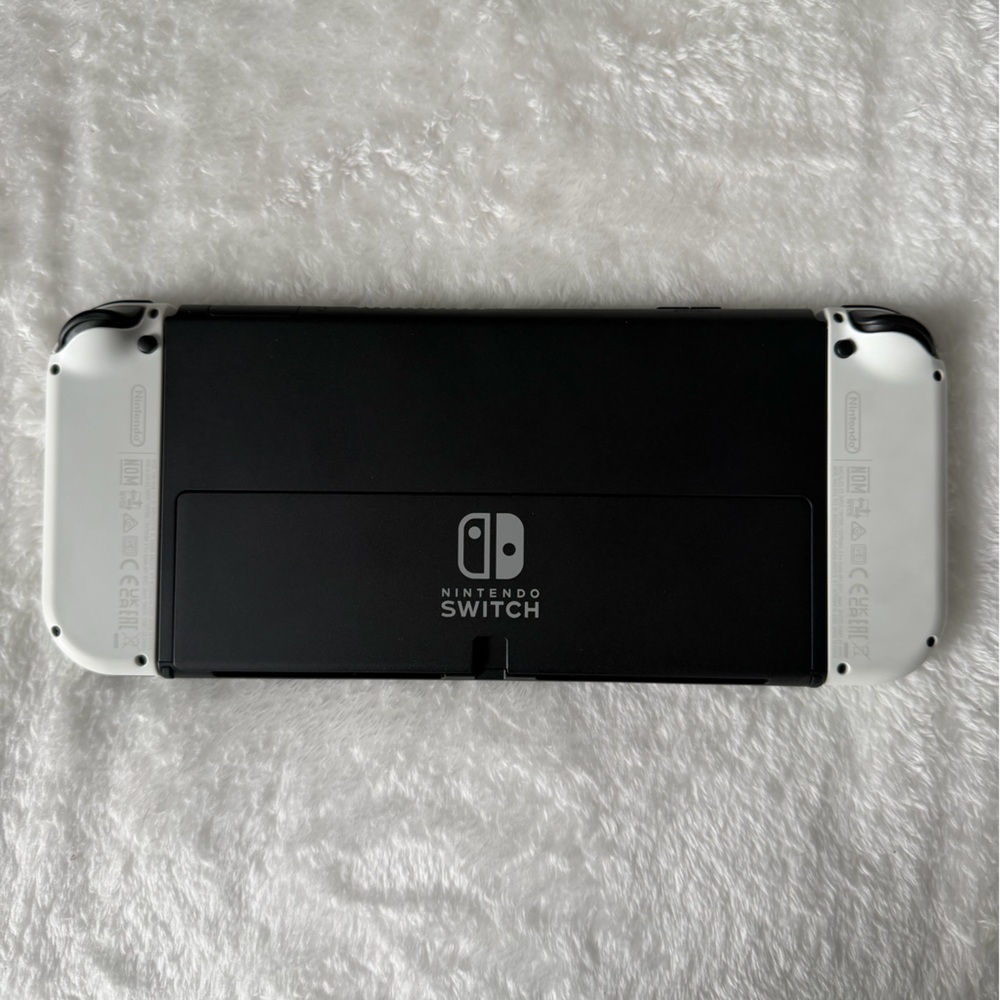 Nintendo OLED Switch Gen 1 - Picture 4 of 17